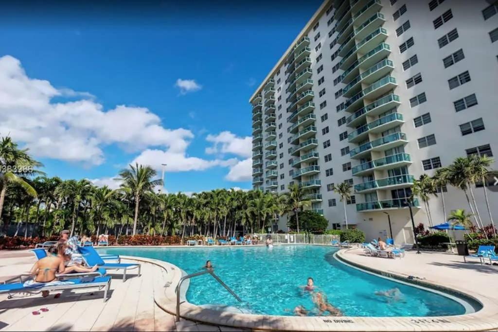 Beautiful Apartment Steps Away From The Beach Miami Beach Ngoại thất bức ảnh