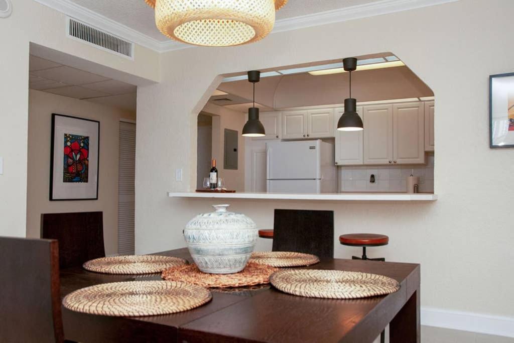 Beautiful Apartment Steps Away From The Beach Miami Beach Ngoại thất bức ảnh